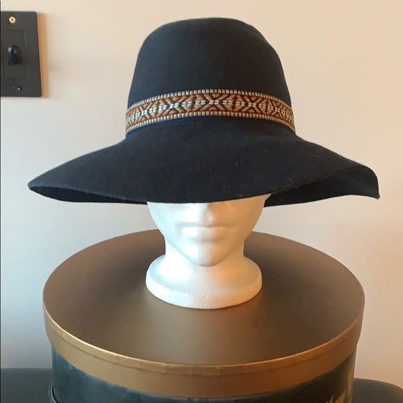 Lovely Bird Navy 100% wool hat - Picture 2 of 6